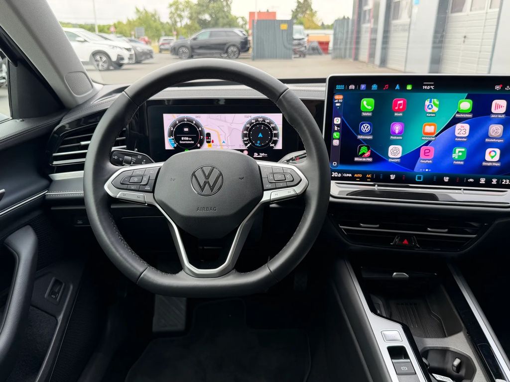 Volkswagen PASSAT VARIANT 2026 г. Серый, пробег 8106 км