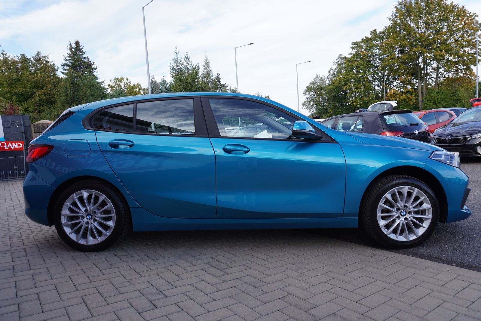 BMW 118 2024 г. Синий, пробег 38325 км