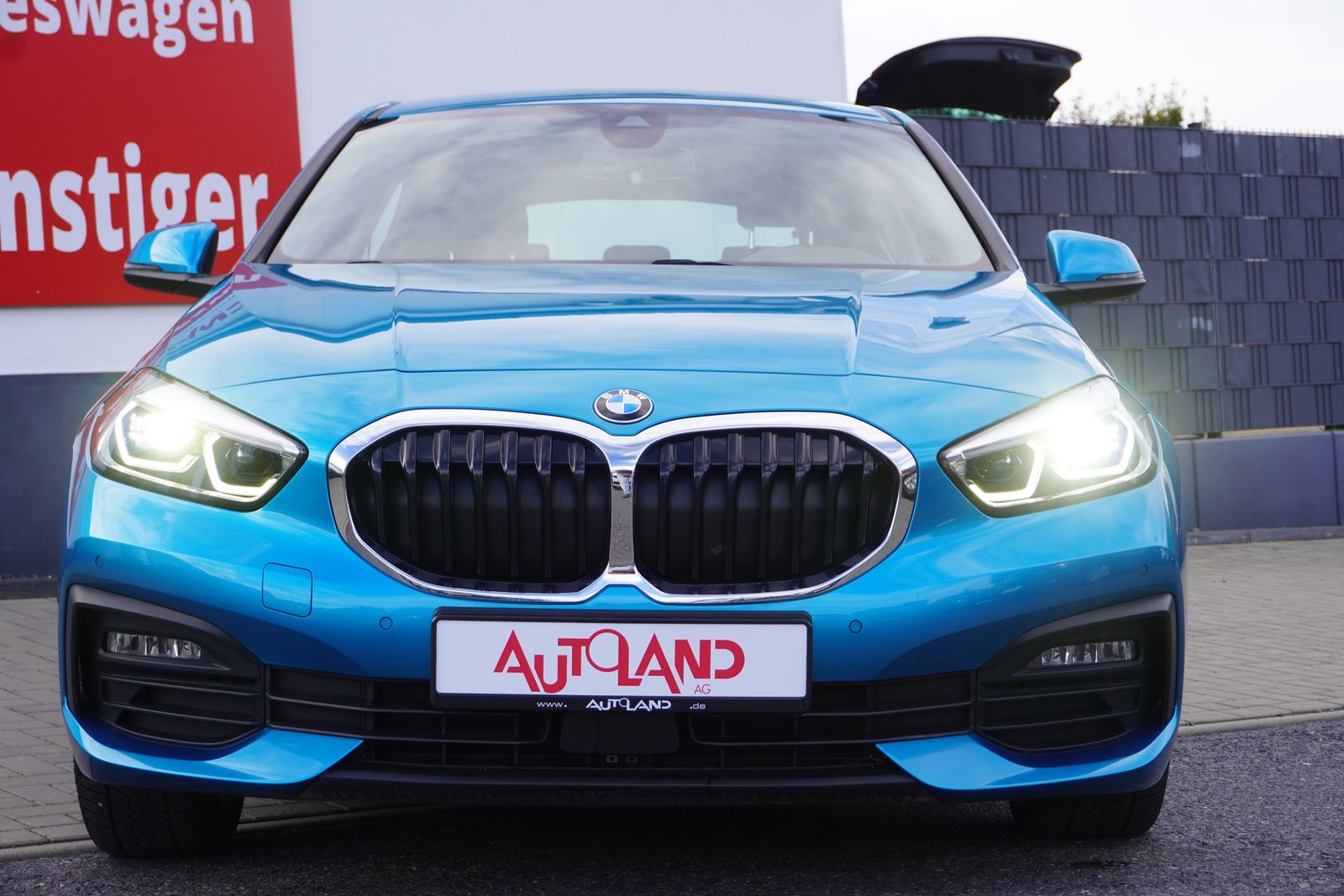 BMW 118 2024 г. Синий, пробег 38325 км