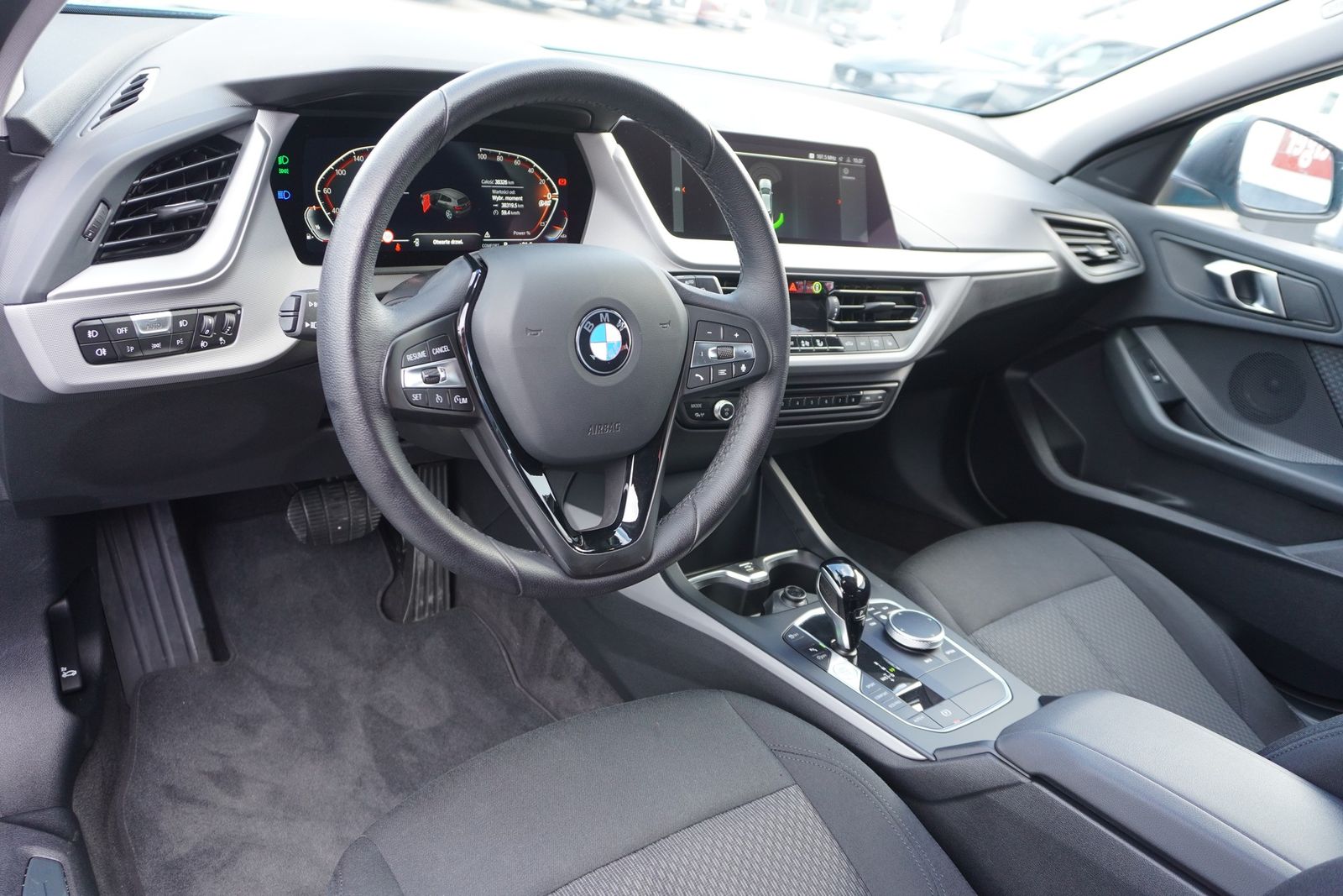 BMW 118 2024 г. Синий, пробег 38325 км