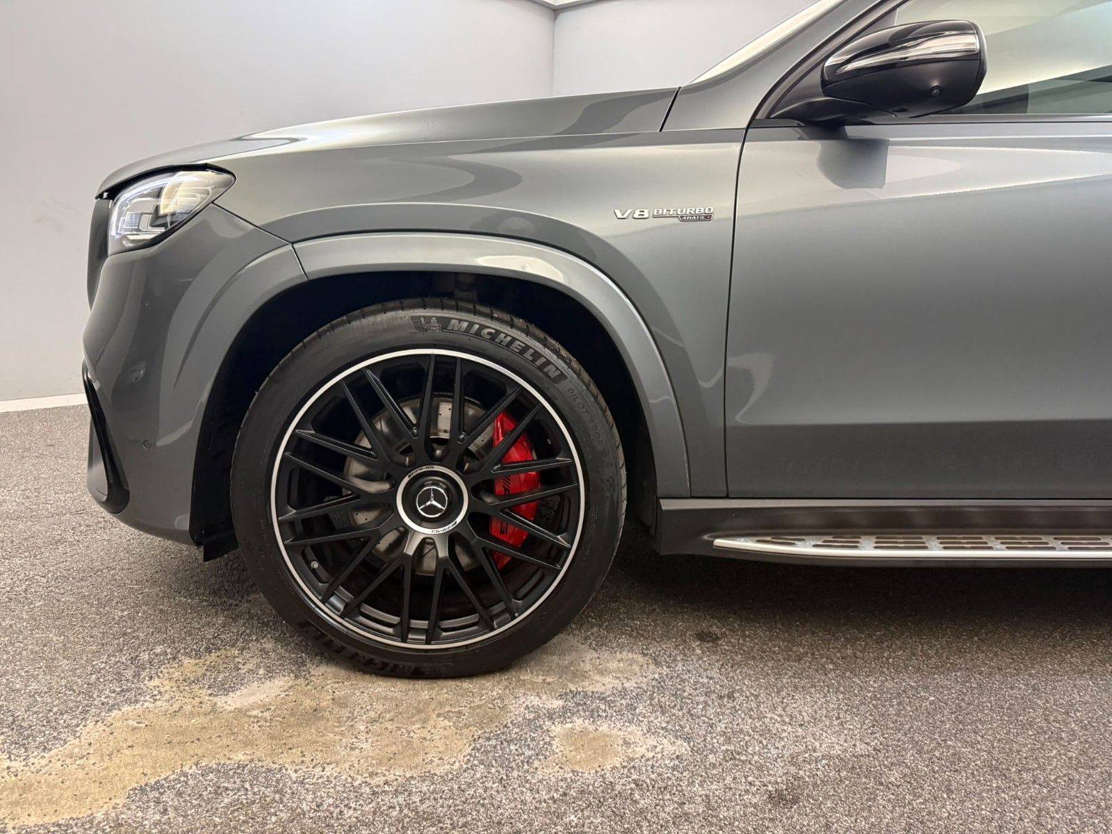 Mercedes-Benz GLS 63 2025 г. Серый, пробег 40000 км
