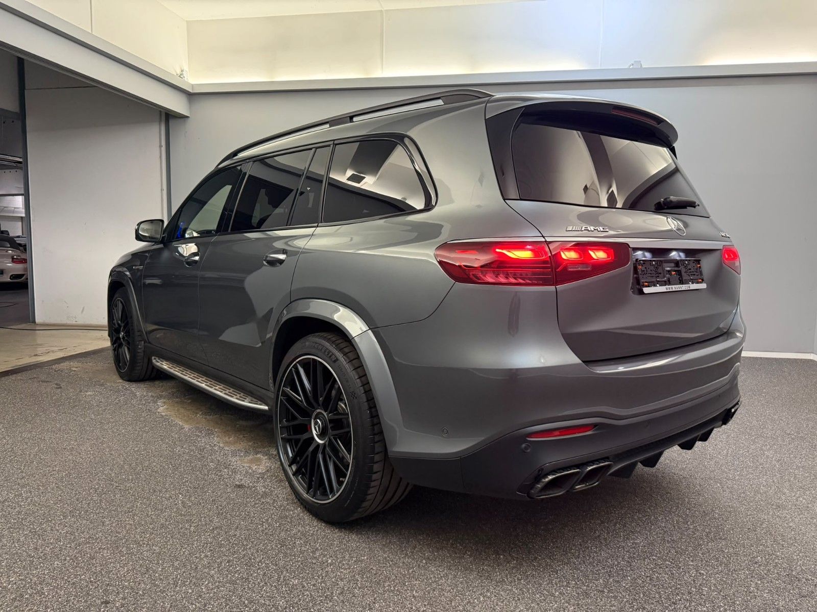 Mercedes-Benz GLS 63 2025 г. Серый, пробег 40000 км