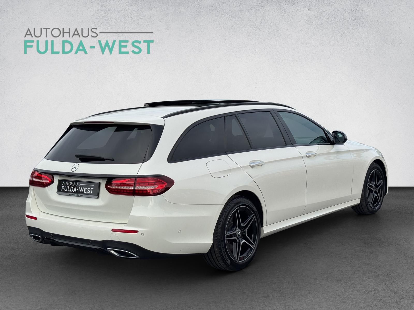Mercedes-Benz E 400 2022 г. Белый, пробег 55890 км