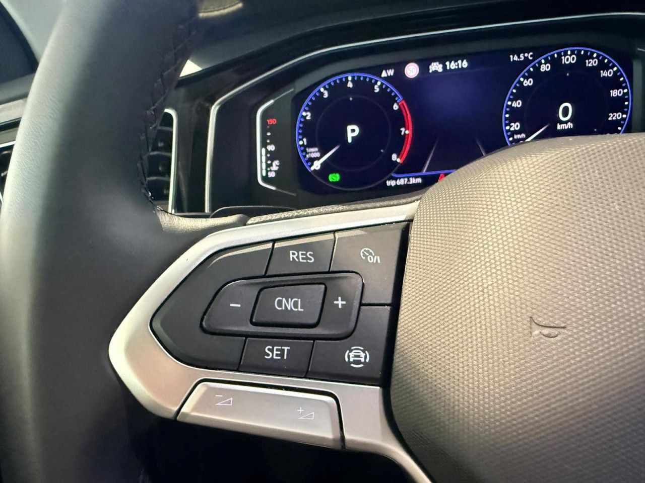Volkswagen Polo 2022 г. Серый, пробег 8920 км
