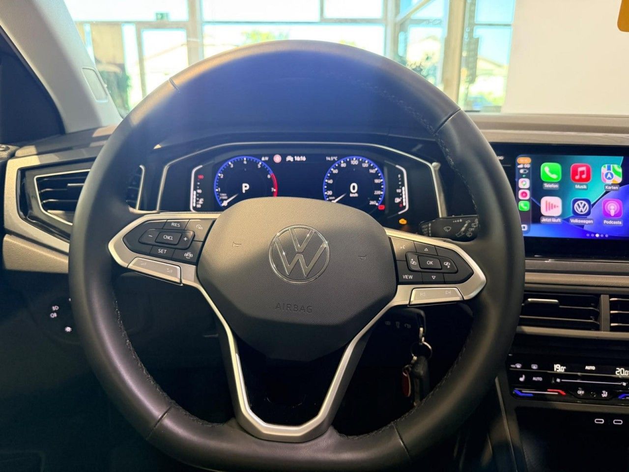 Volkswagen Polo 2022 г. Серый, пробег 8920 км