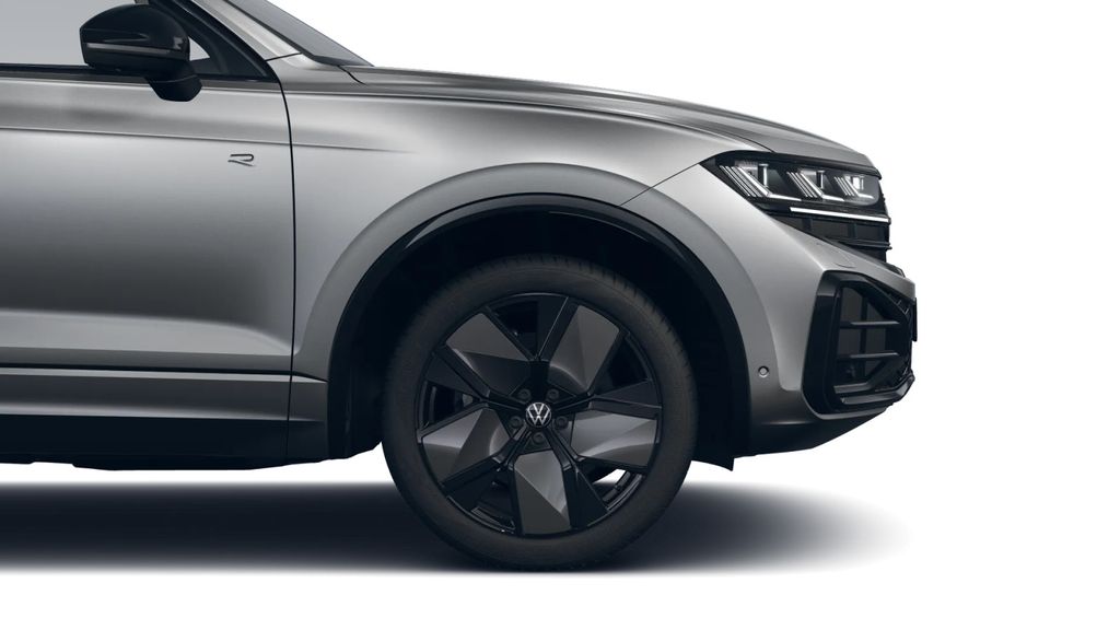 Volkswagen Touareg 2026 г. Серый, пробег 20941 км