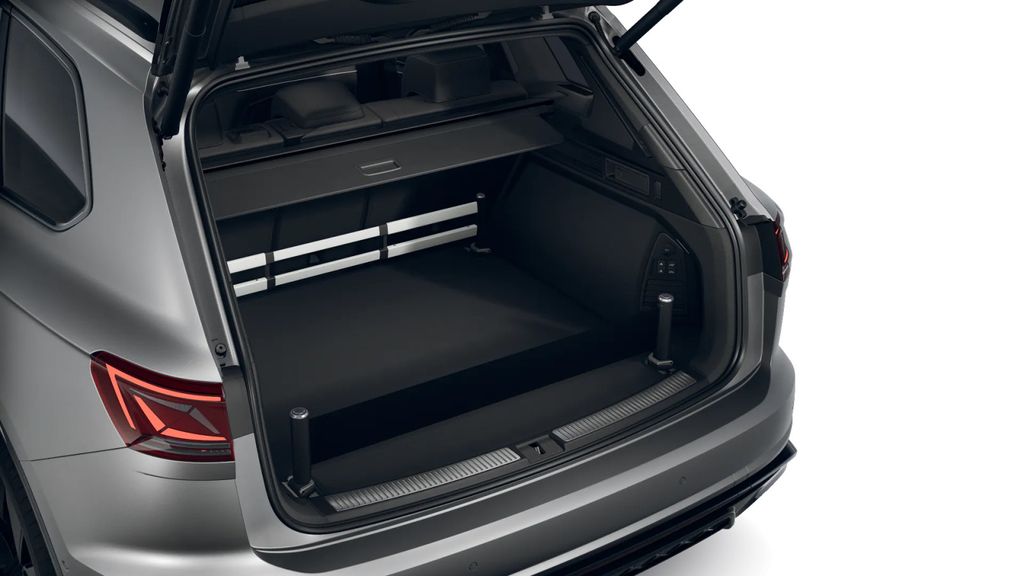Volkswagen Touareg 2026 г. Серый, пробег 20941 км
