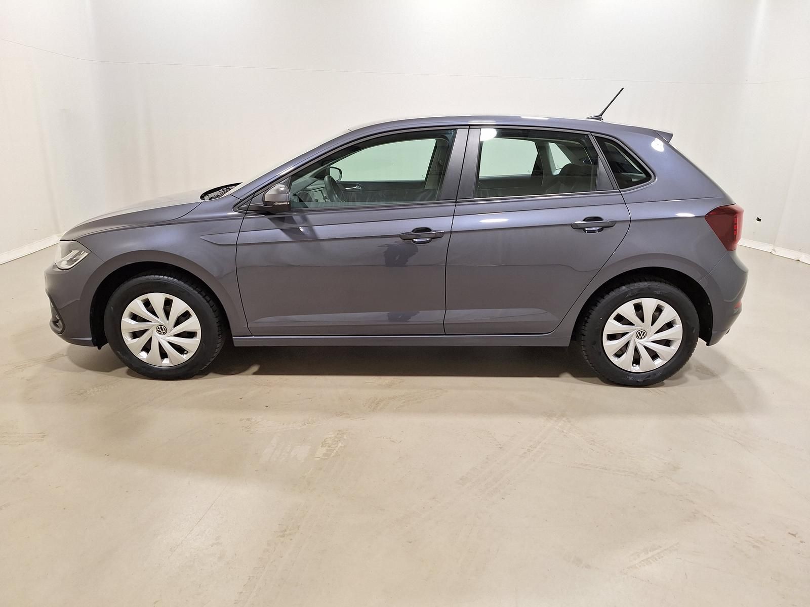 Volkswagen Polo 2022 г. Серый, пробег 31850 км