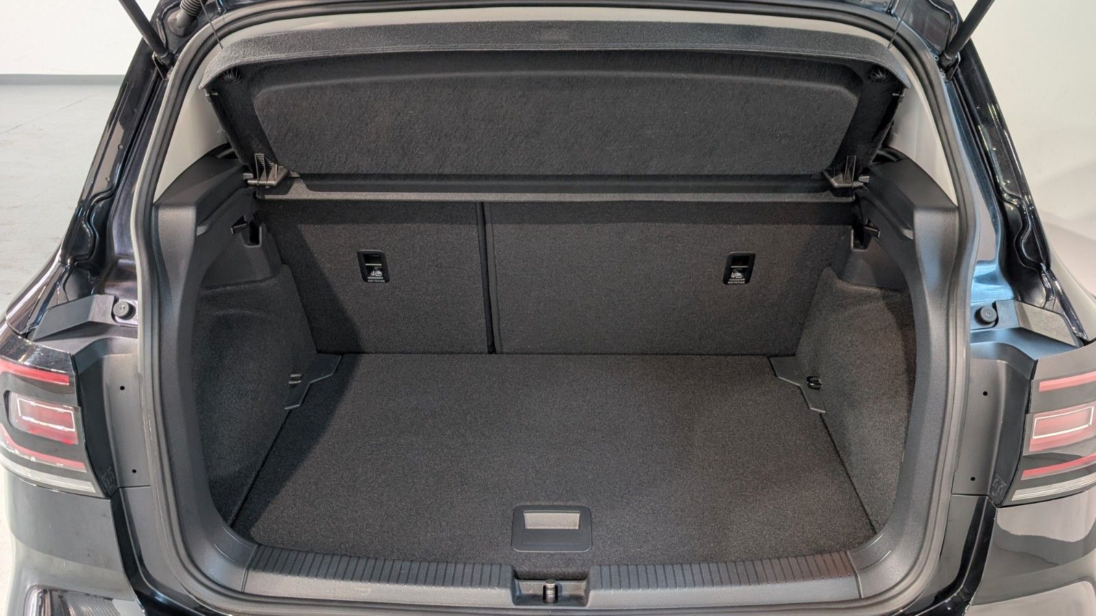 Volkswagen T-Cross 2022 г. Чёрный, пробег 24399 км