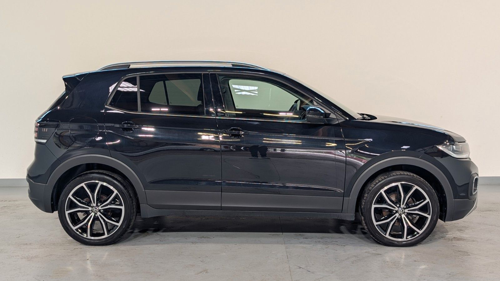 Volkswagen T-Cross 2022 г. Чёрный, пробег 24399 км