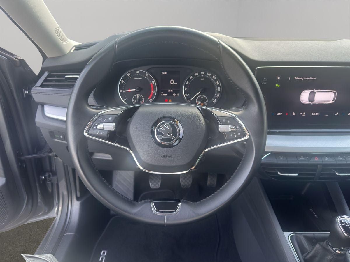 Skoda Octavia 2023 г. Серый, пробег 52823 км