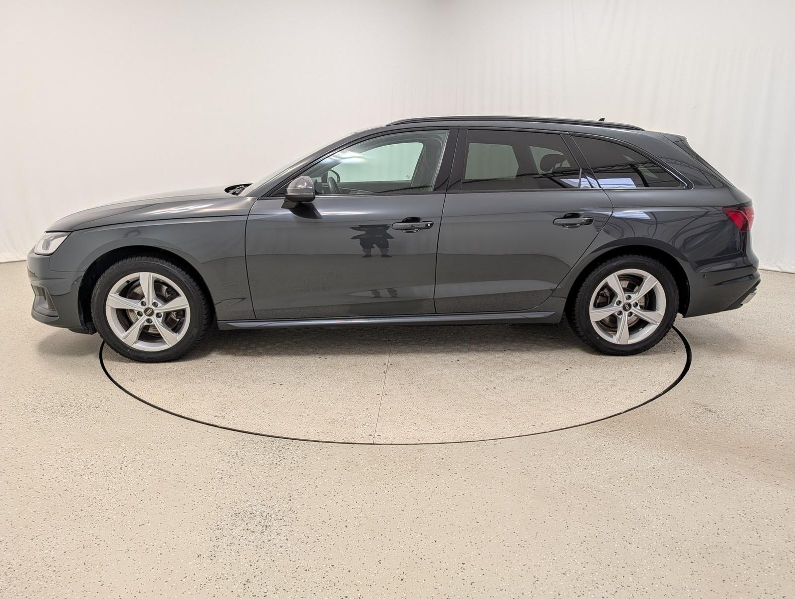 Audi A4 2025 г. Серый, пробег 53324 км