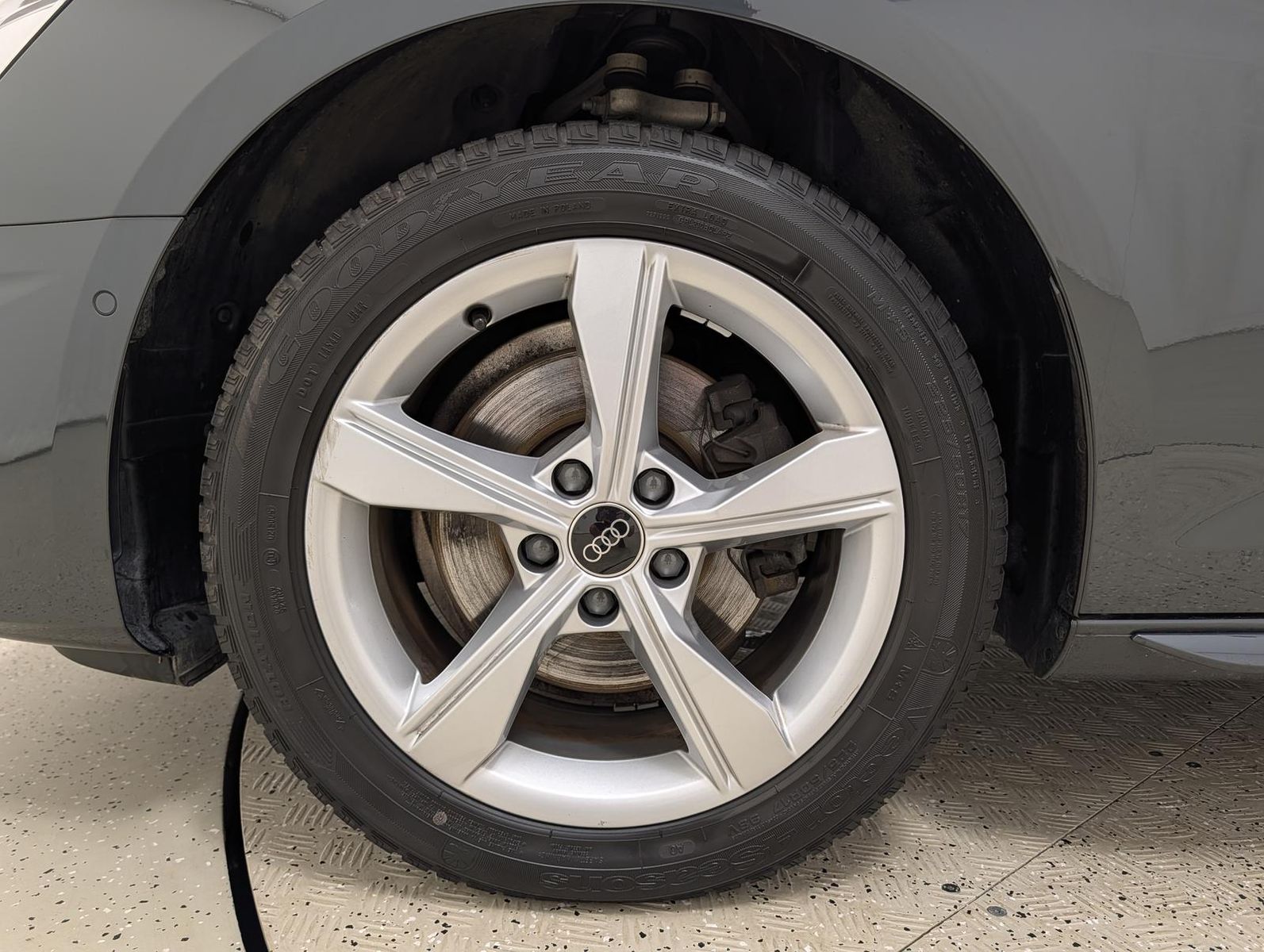 Audi A4 2025 г. Серый, пробег 53324 км