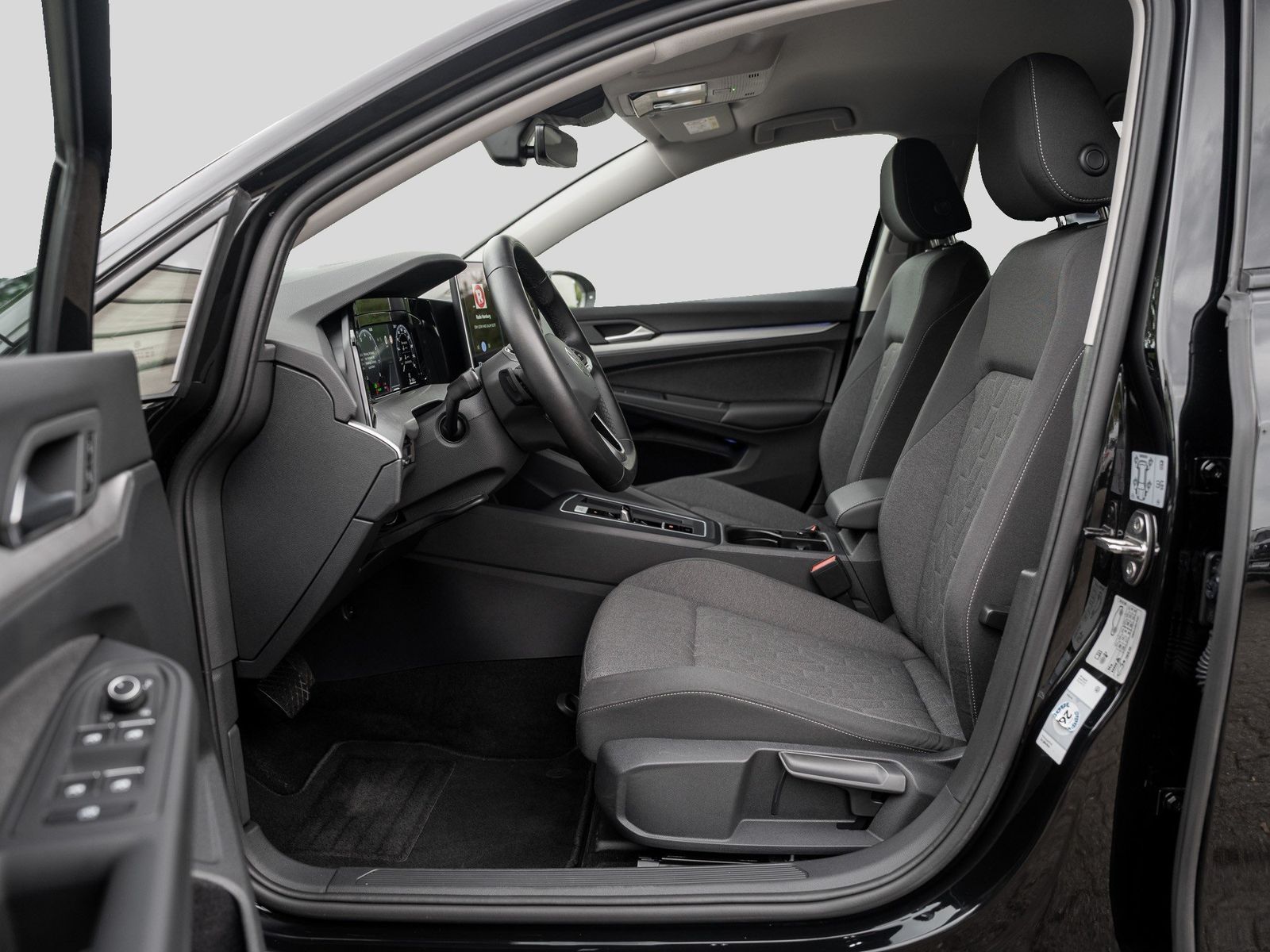 Volkswagen Golf 2025 г. Чёрный, пробег 34270 км