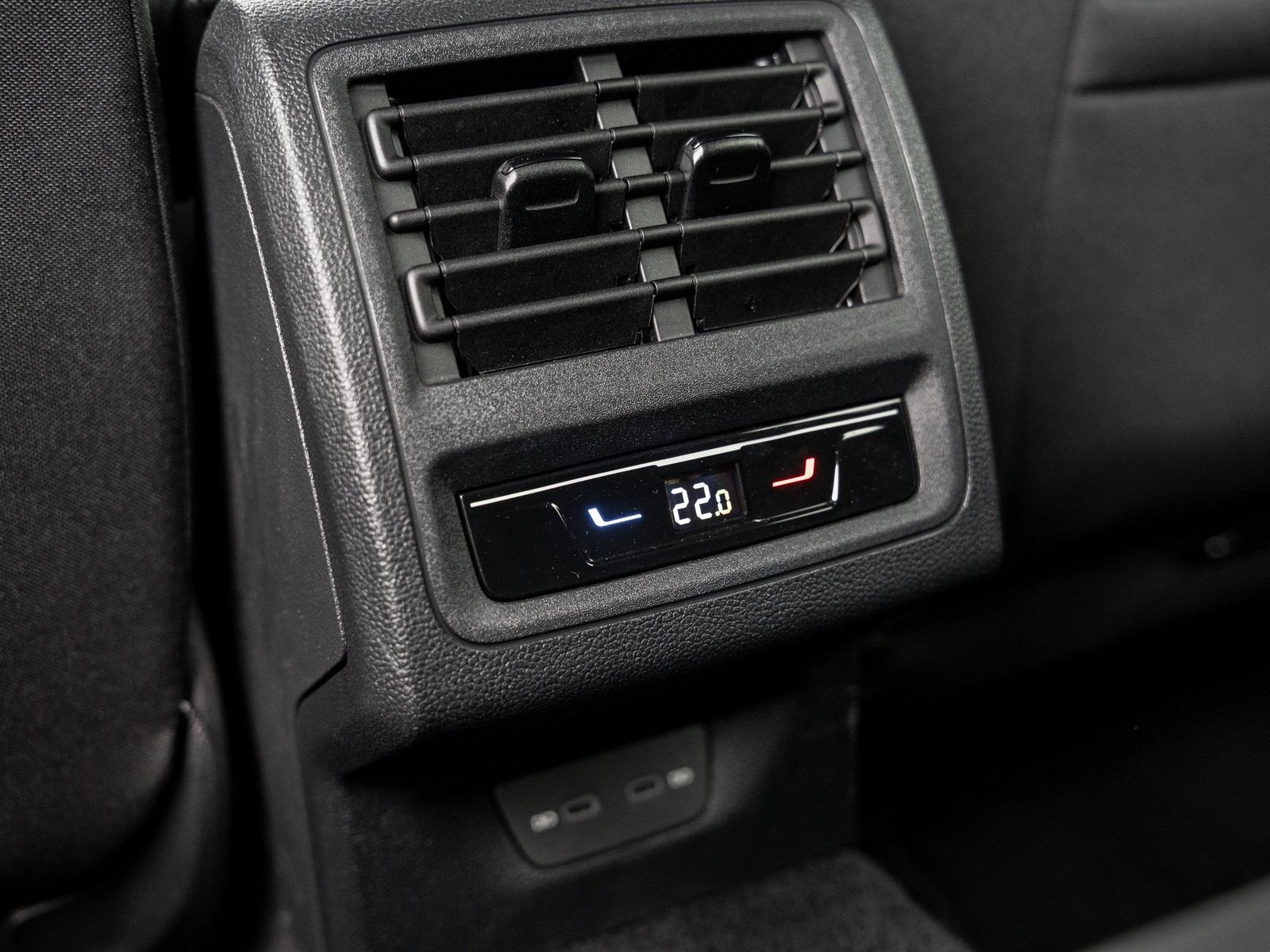 Volkswagen Golf 2025 г. Чёрный, пробег 34270 км