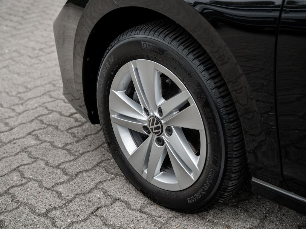 Volkswagen Golf 2025 г. Чёрный, пробег 34270 км