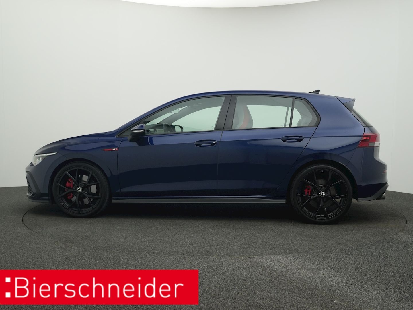 Volkswagen Golf 2023 г. Синий, пробег 30080 км