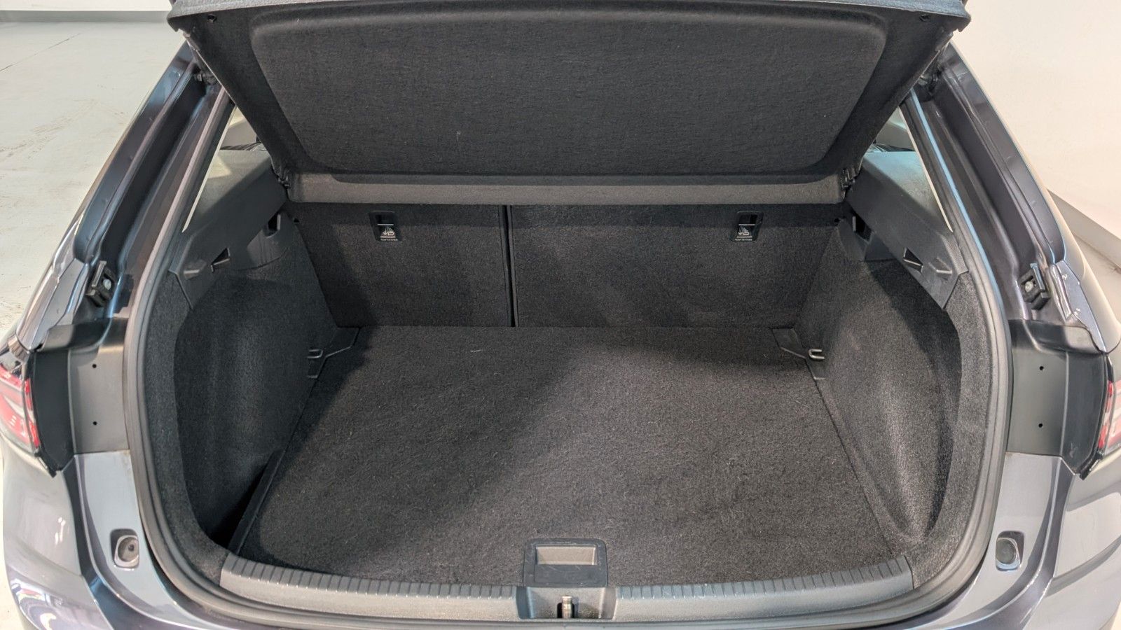 Volkswagen Taigo 2022 г. Серый, пробег 36299 км