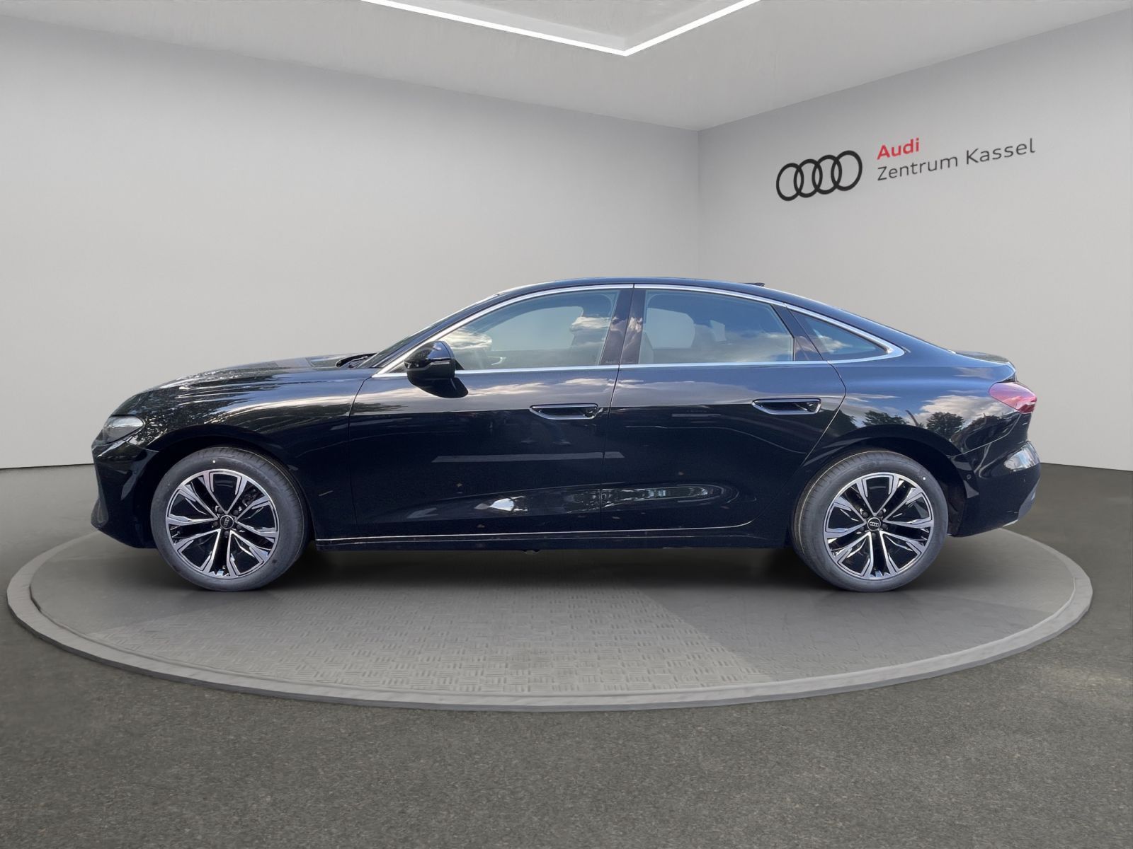 Audi A5 2025 г. Чёрный, пробег 21058 км