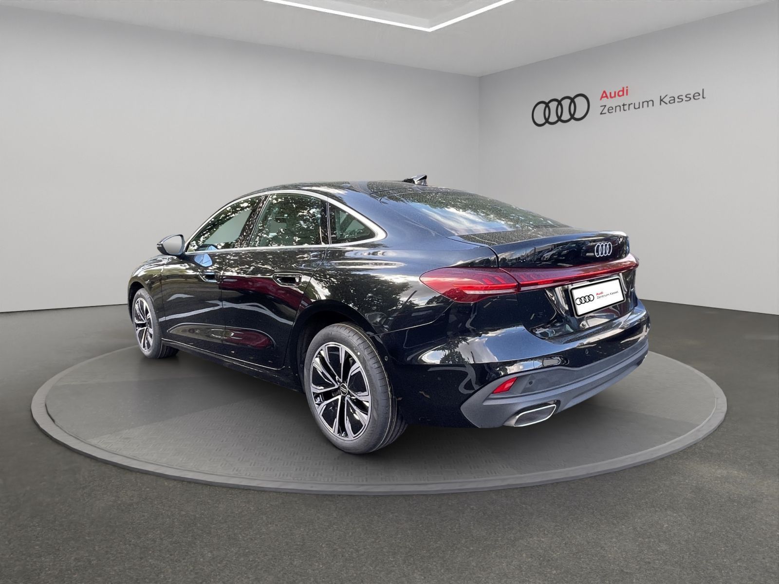 Audi A5 2025 г. Чёрный, пробег 21058 км
