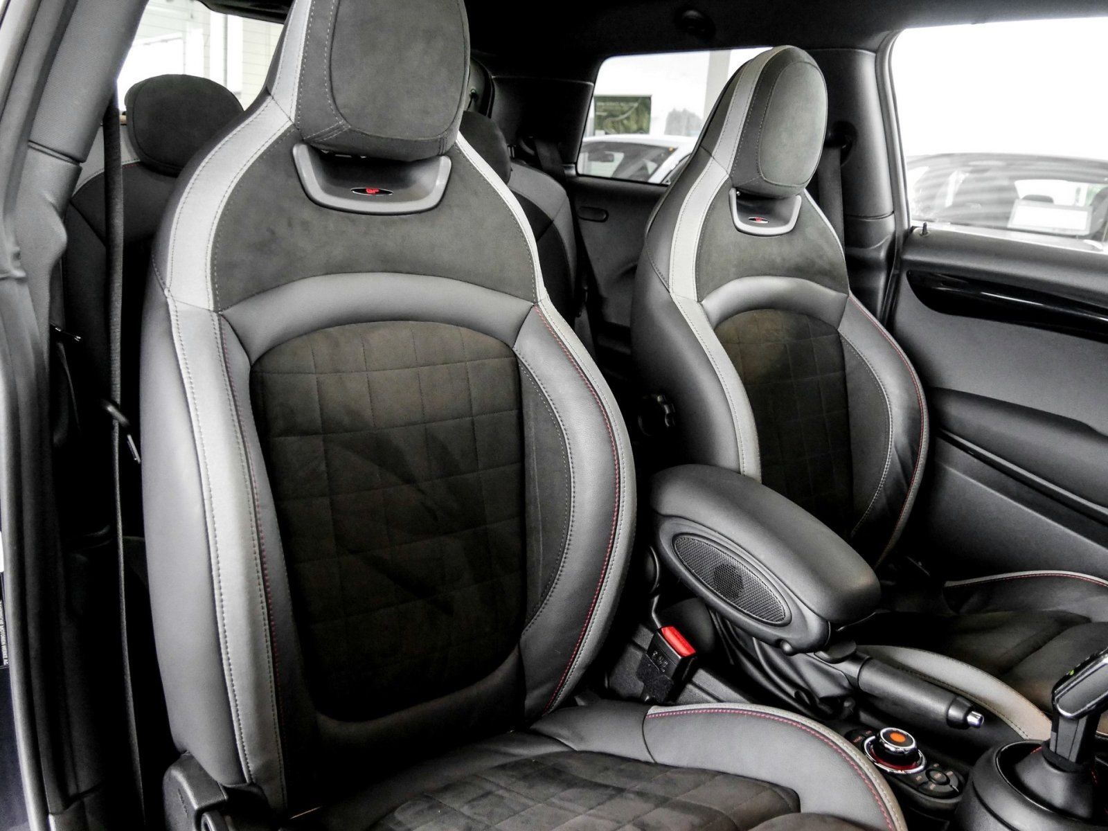 Mini JOHN COOPER WORKS 2021 г. Серый, пробег 41750 км