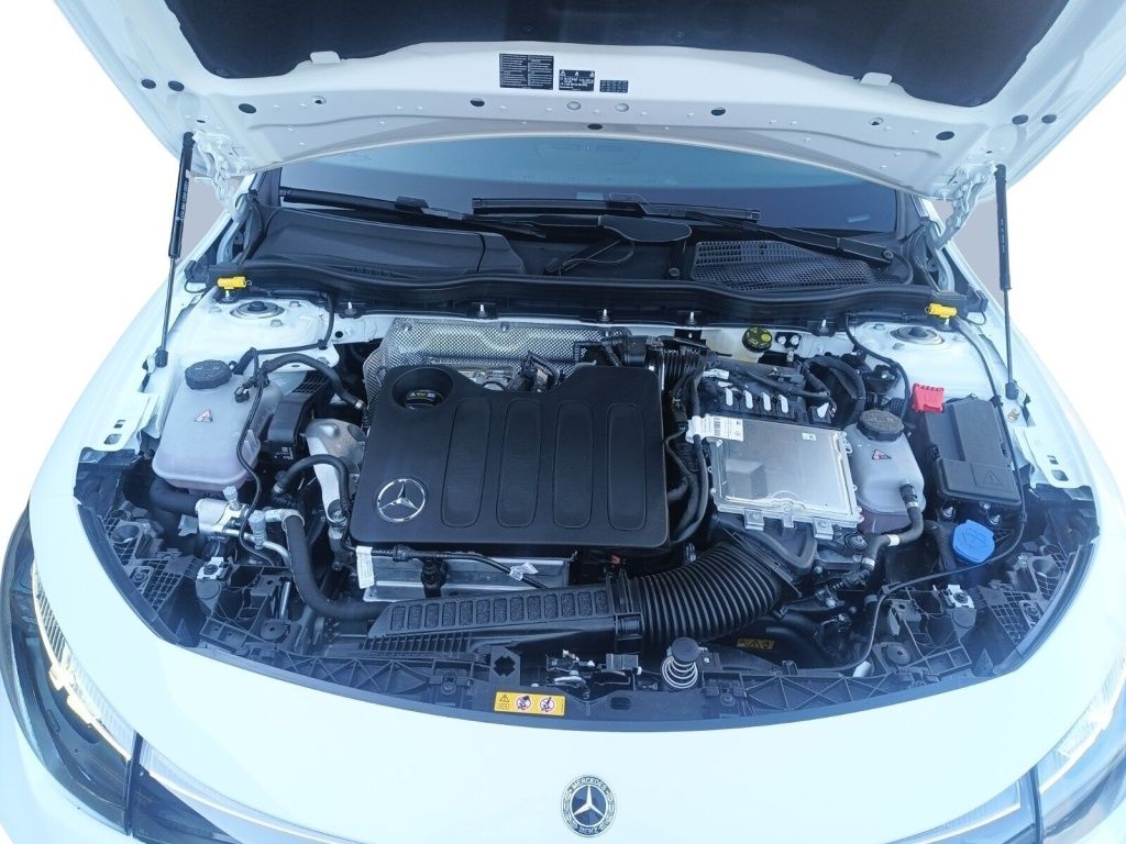 Mercedes-Benz CLA 200 2026 г. Белый, пробег 6126 км