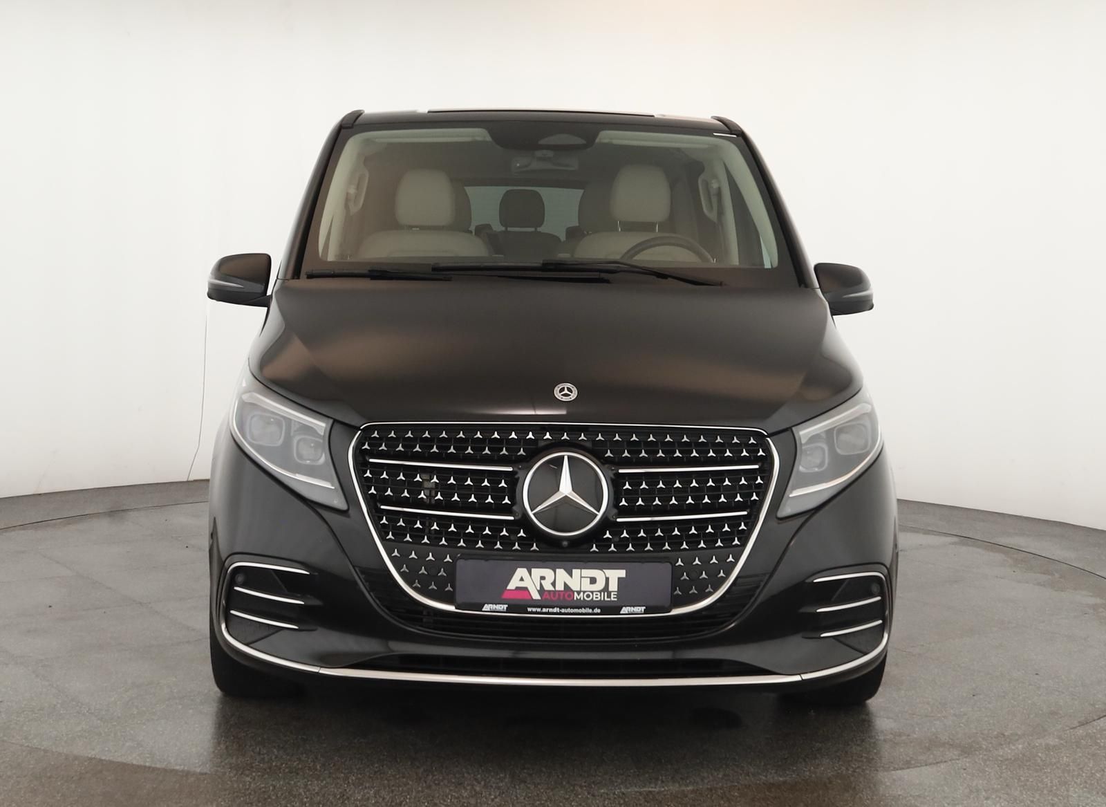 Mercedes-Benz V 300 2024 г. Чёрный, пробег 52600 км