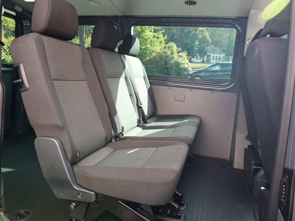 Volkswagen T6 KOMBI 2022 г. Серый, пробег 35057 км
