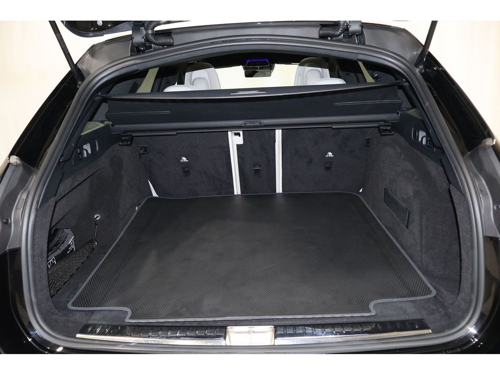 Mercedes-Benz E 450 2024 г. Чёрный, пробег 46000 км