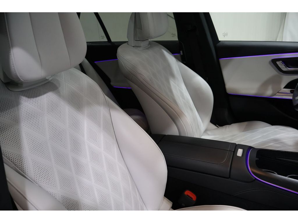 Mercedes-Benz E 450 2024 г. Чёрный, пробег 46000 км