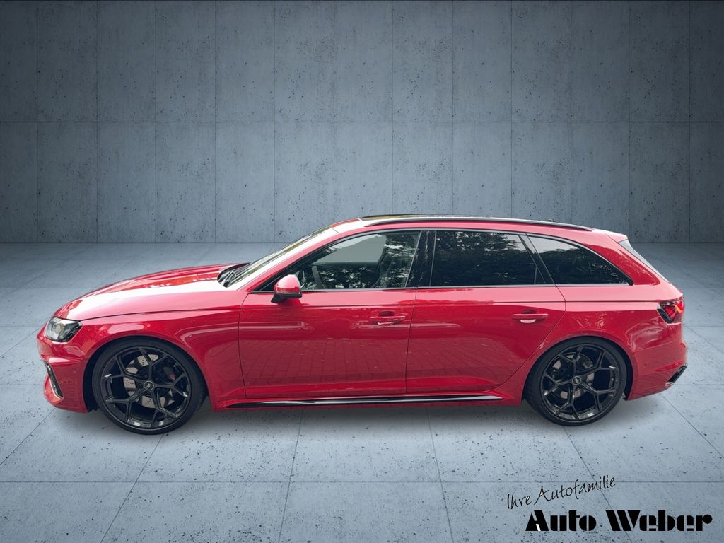 Audi RS4 2024 г. Красный, пробег 23688 км