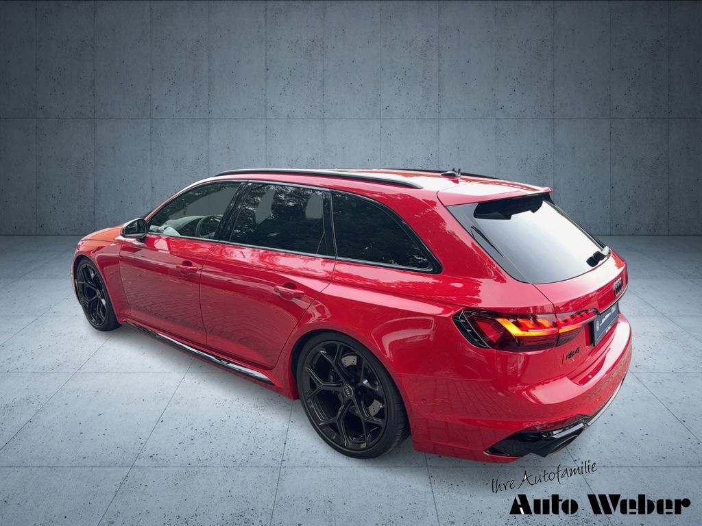 Audi RS4 2024 г. Красный, пробег 23688 км