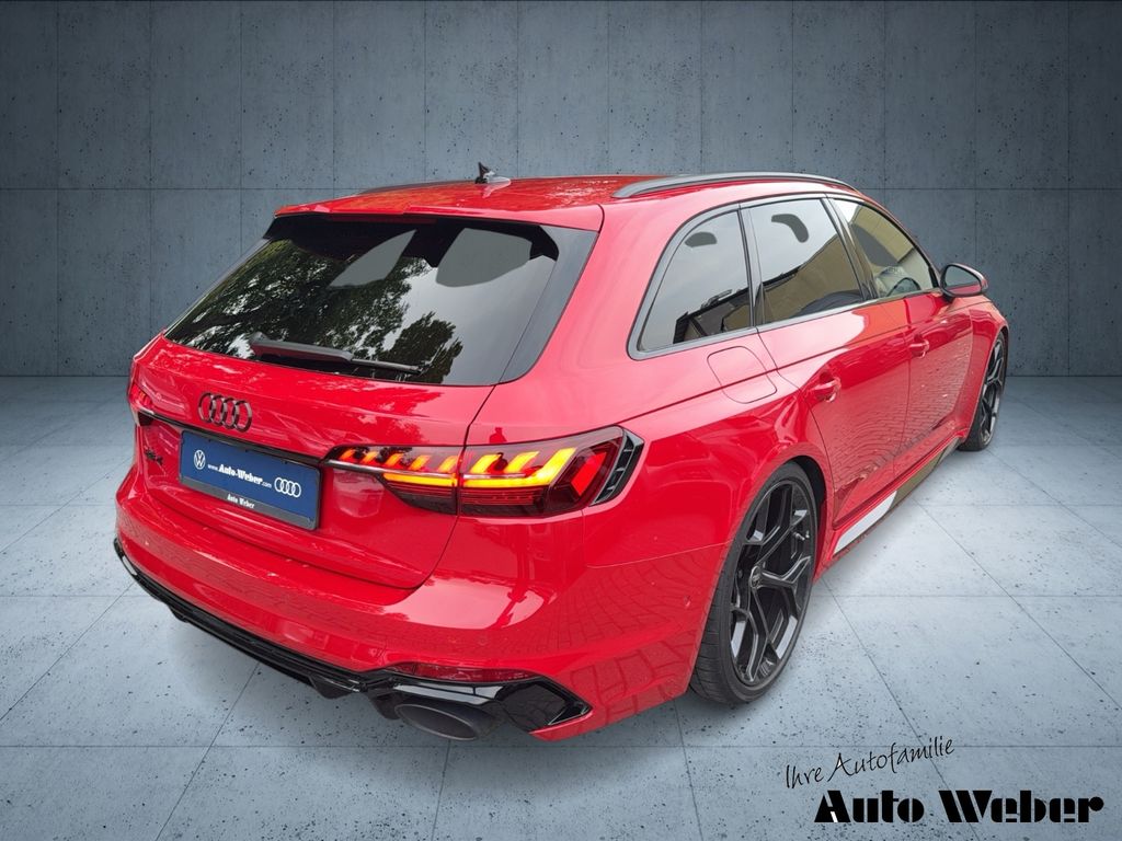 Audi RS4 2024 г. Красный, пробег 23688 км