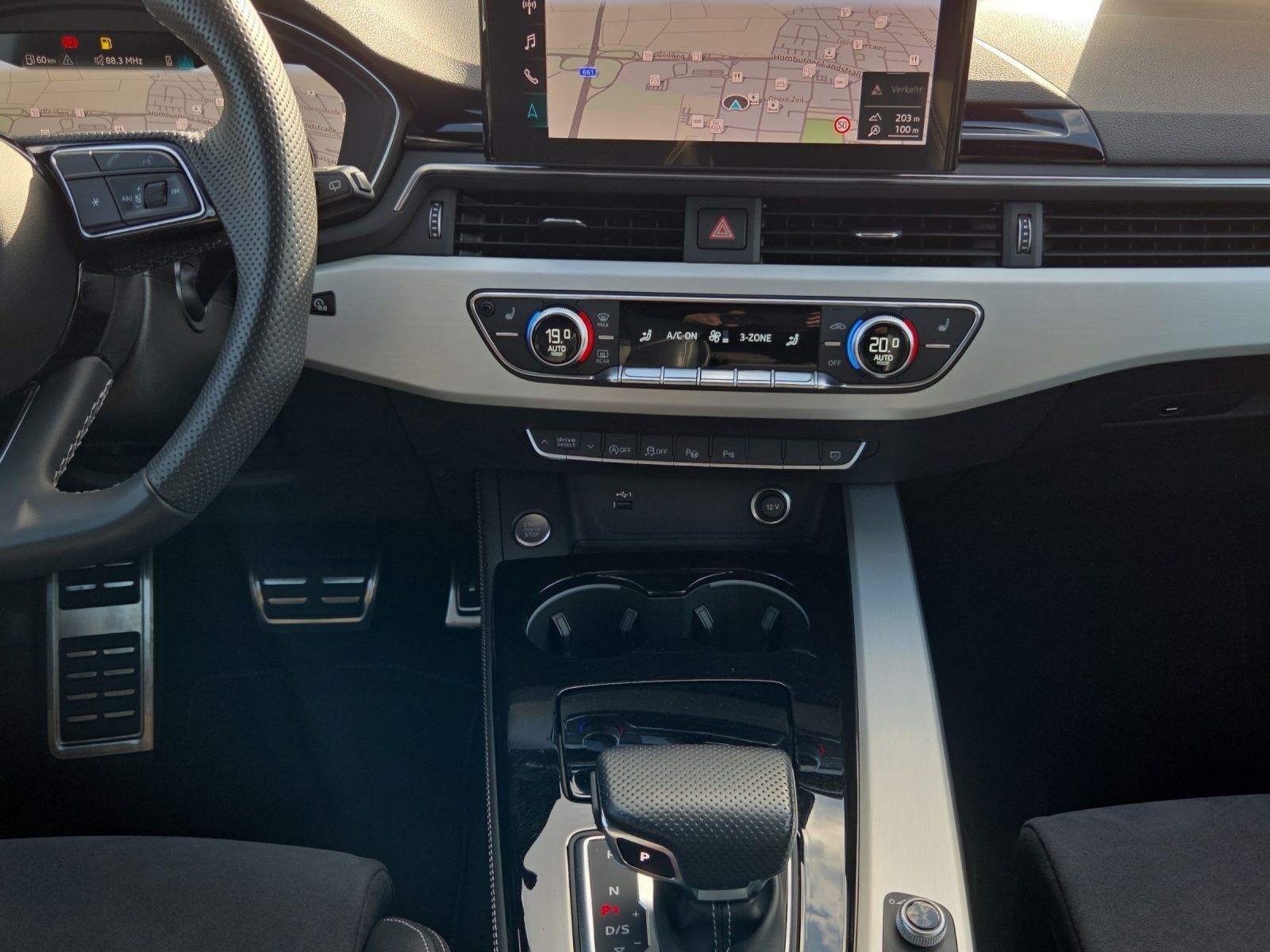 Audi A4 2023 г. Белый, пробег 55483 км