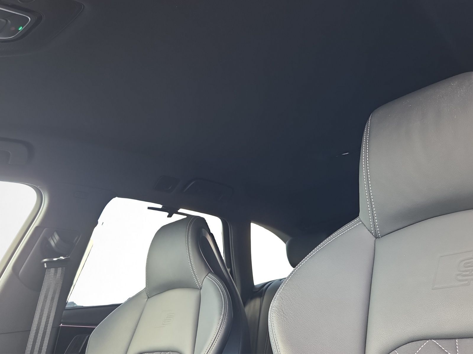 Audi A4 2023 г. Белый, пробег 55483 км