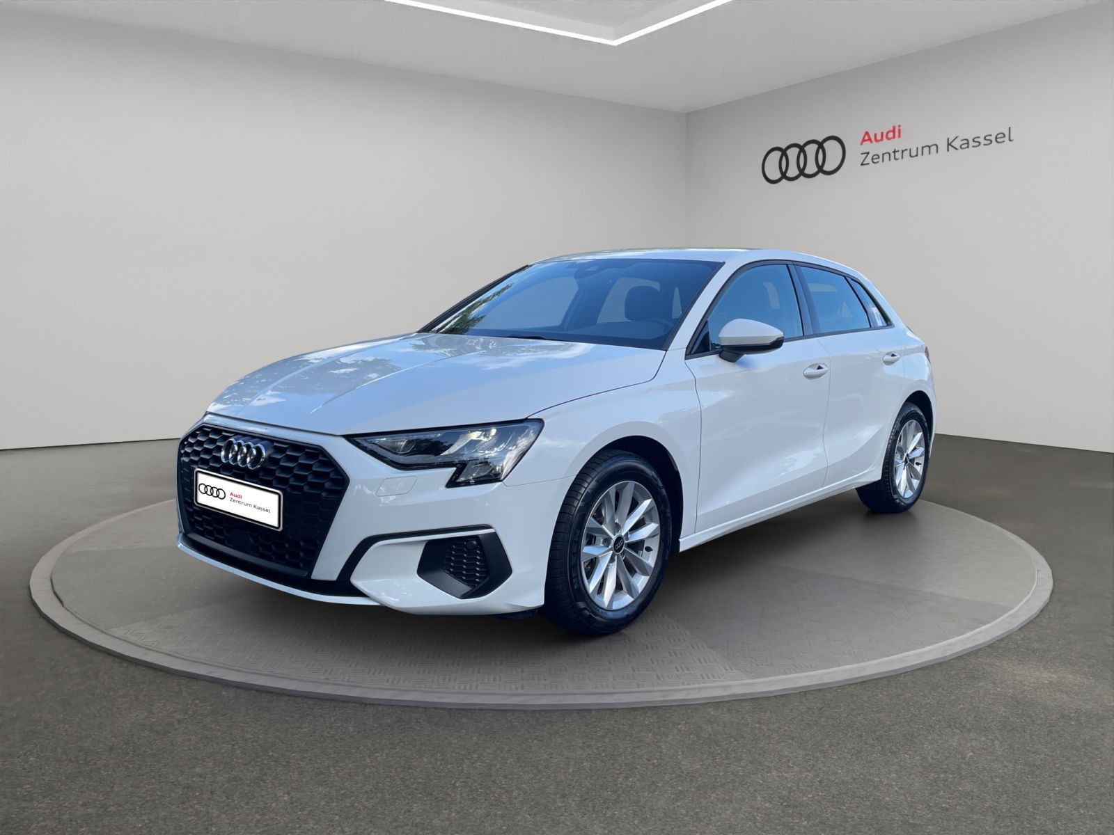 Audi A3 2023 г. Белый, пробег 25700 км