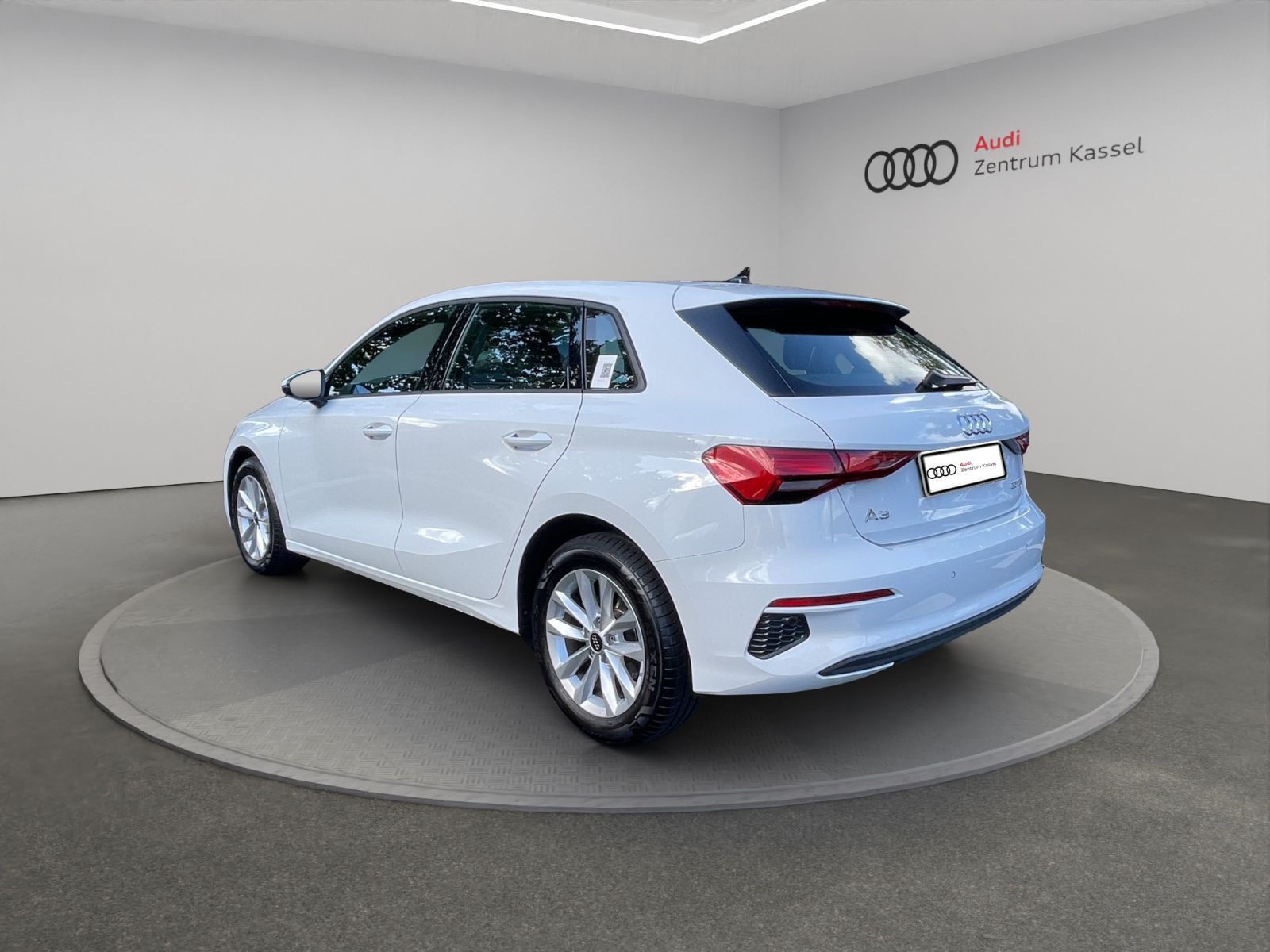 Audi A3 2023 г. Белый, пробег 25700 км