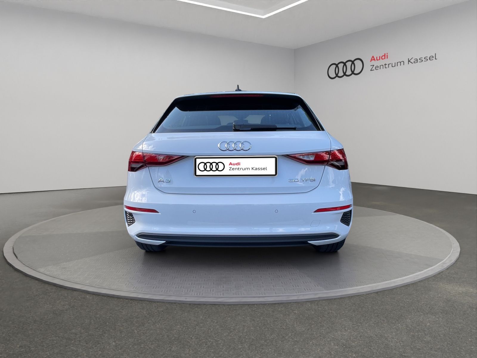 Audi A3 2023 г. Белый, пробег 25700 км