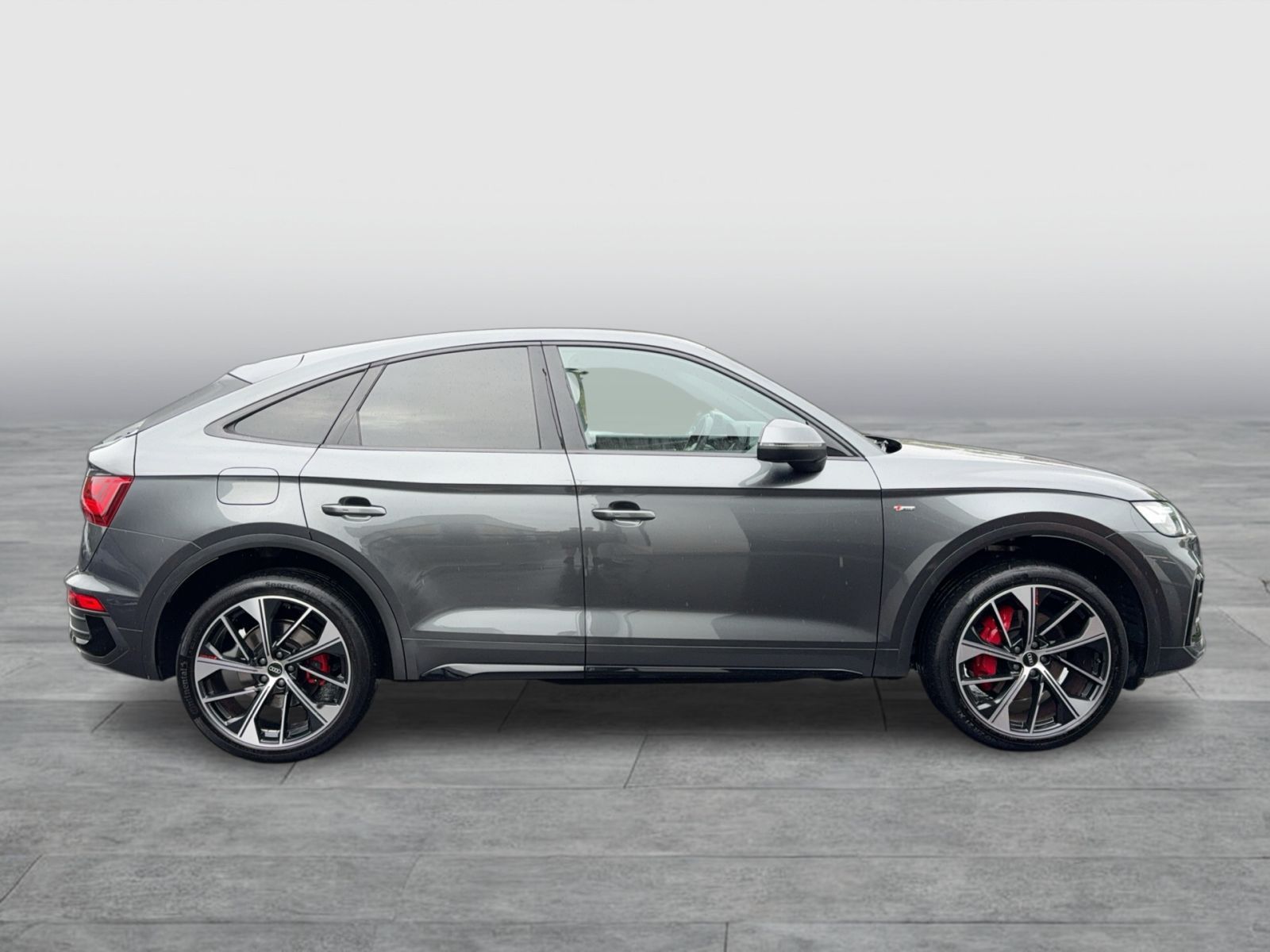 Audi Q5 2022 г. Серый, пробег 44755 км
