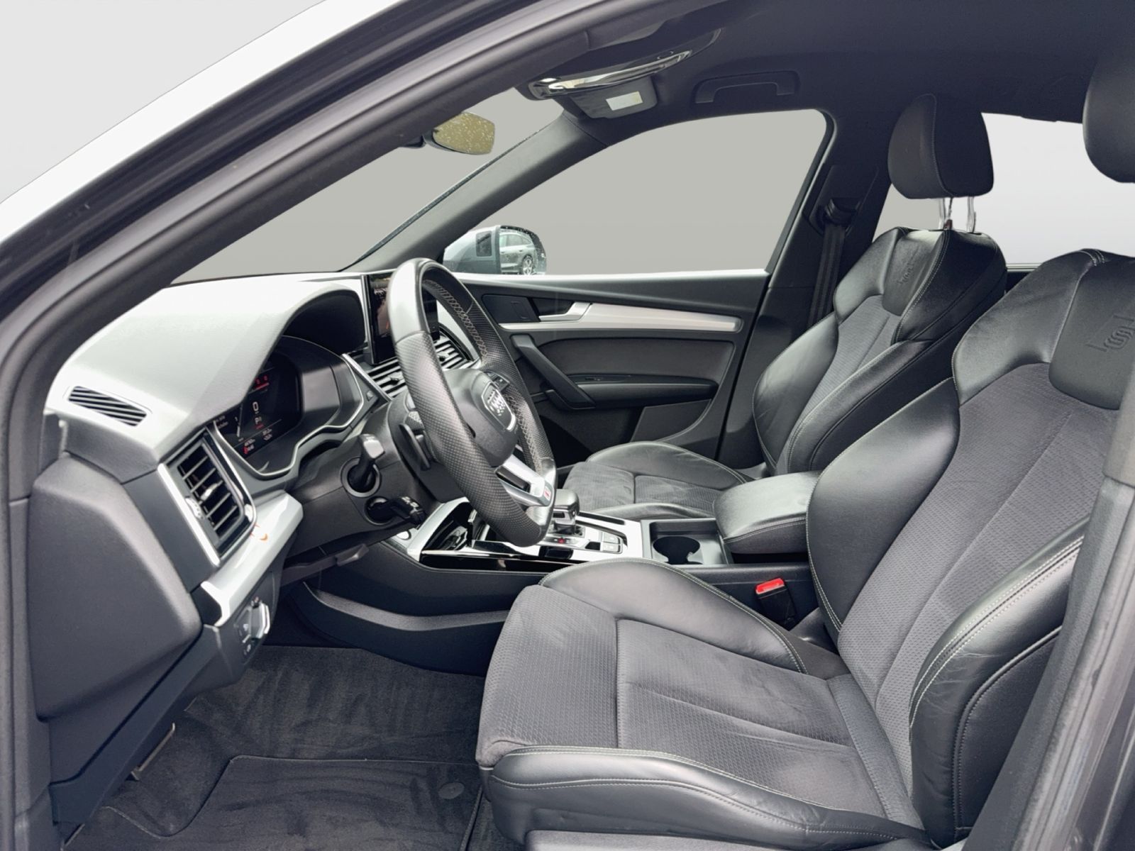 Audi Q5 2022 г. Серый, пробег 44755 км