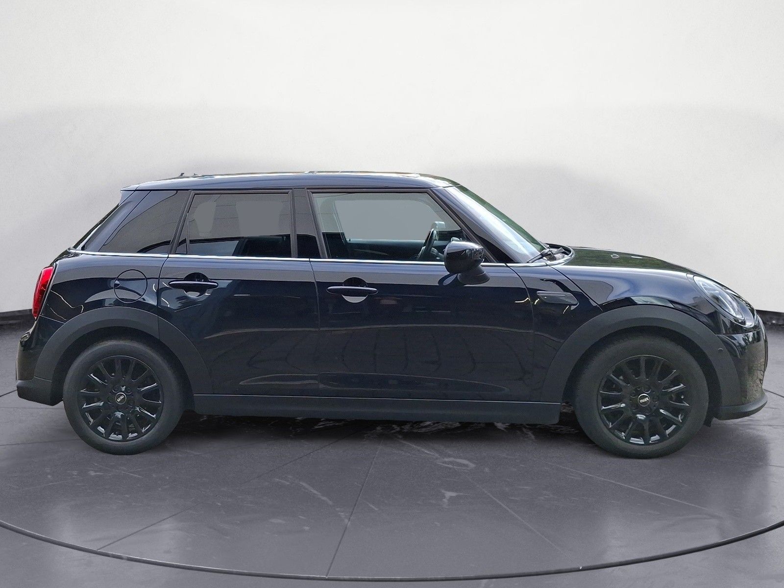 Mini COOPER 2022 г. Чёрный, пробег 46265 км