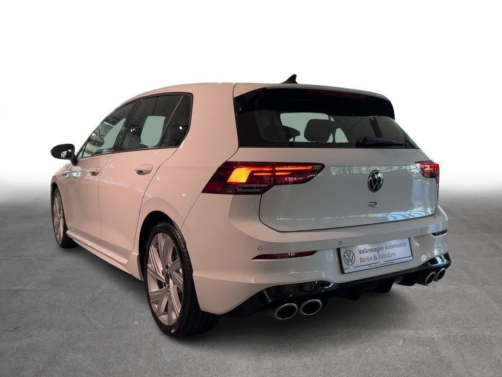Volkswagen Golf 2024 г. Белый, пробег 29760 км