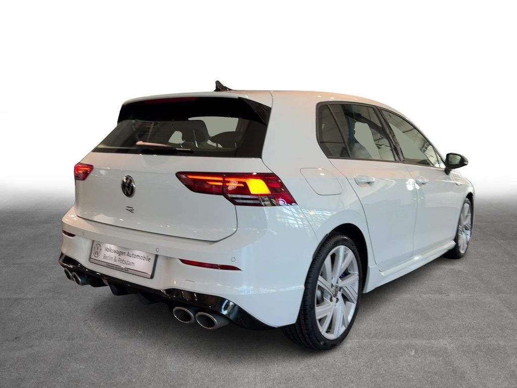 Volkswagen Golf 2024 г. Белый, пробег 29760 км