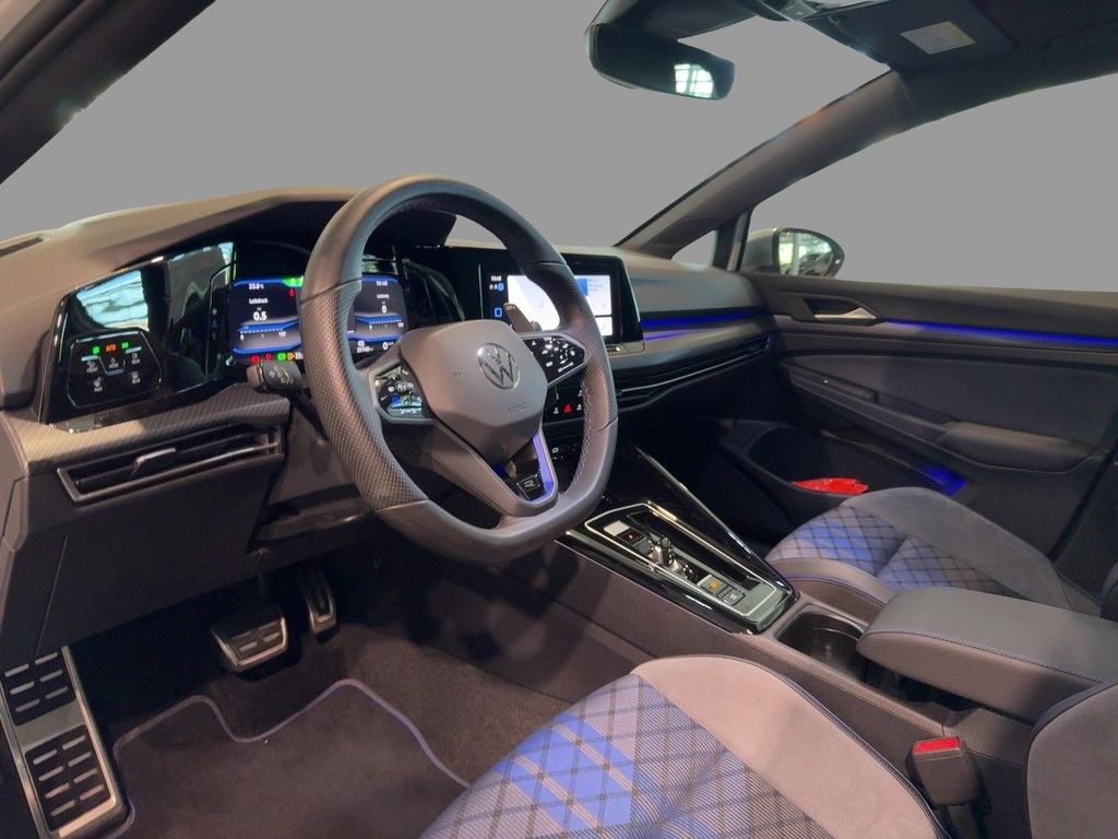 Volkswagen Golf 2024 г. Белый, пробег 29760 км