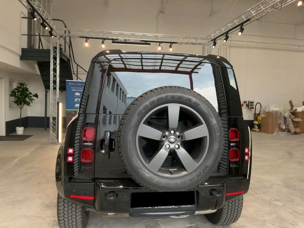 Land Rover Defender 2024 г. Чёрный, пробег 54113 км