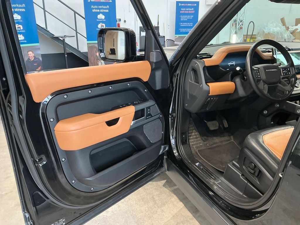 Land Rover Defender 2024 г. Чёрный, пробег 54113 км