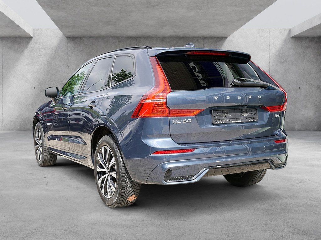 Volvo XC60 2023 г. Синий, пробег 41712 км