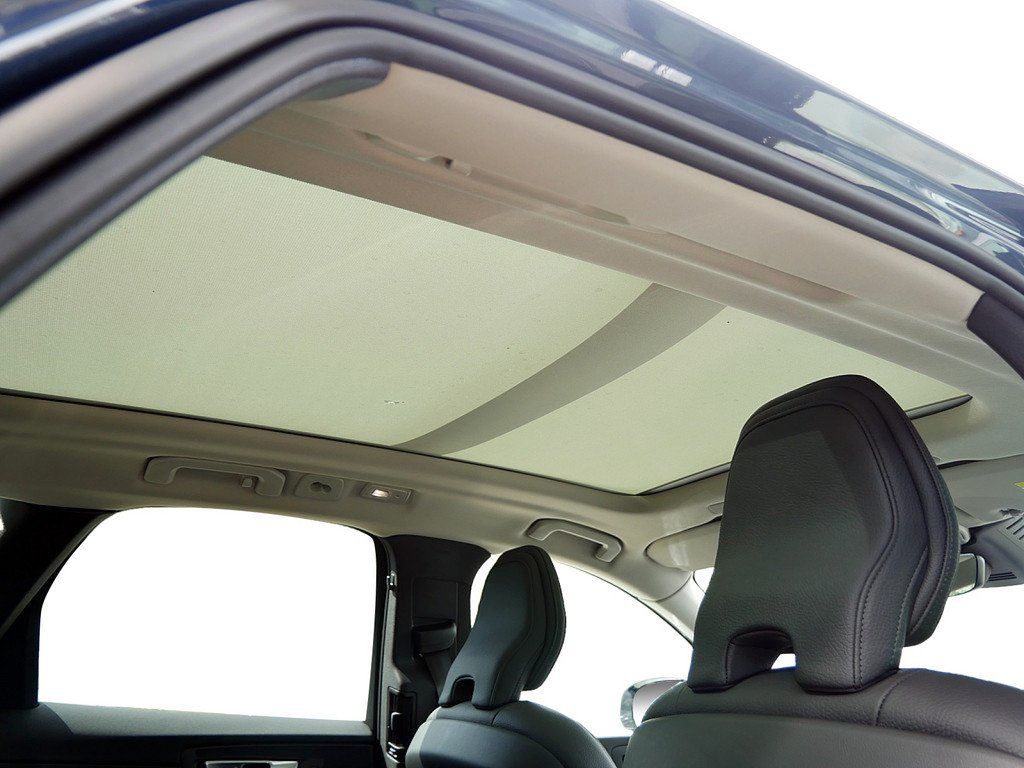 Volvo XC60 2023 г. Синий, пробег 41712 км