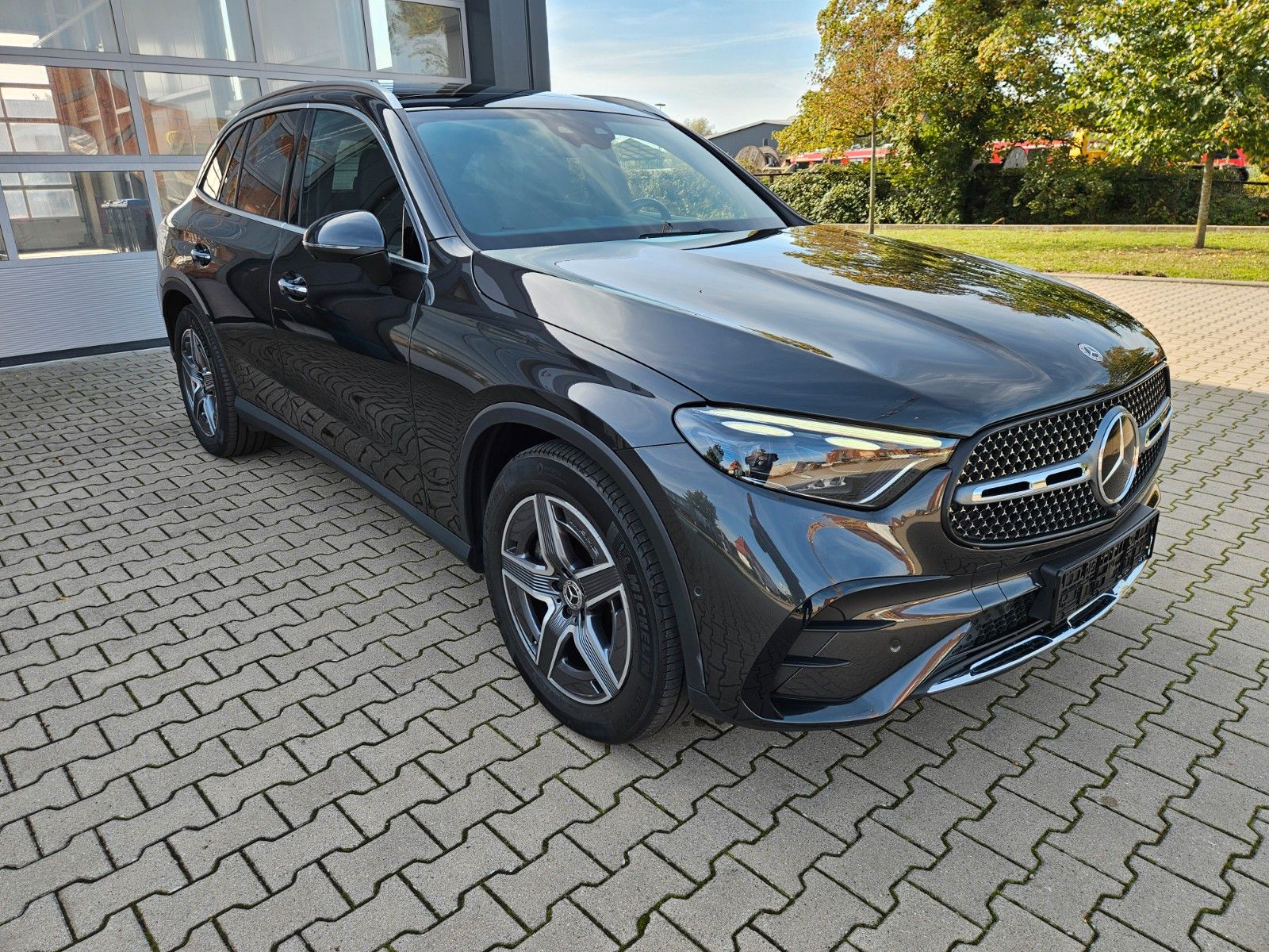Mercedes-Benz GLC 300 2023 г. Серый, пробег 46900 км