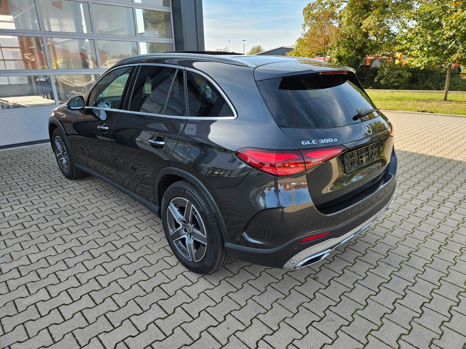 Mercedes-Benz GLC 300 2023 г. Серый, пробег 46900 км